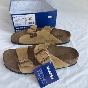 Birkenstock Arizona size 40/ US 9 Latte Cream suede new Narrow